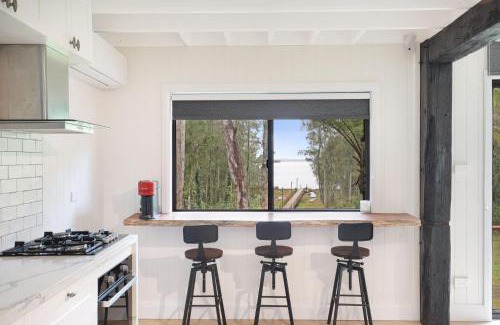 St. Georges Basin House | The Treehouse - Pet Friendly home in Jervis Bay!