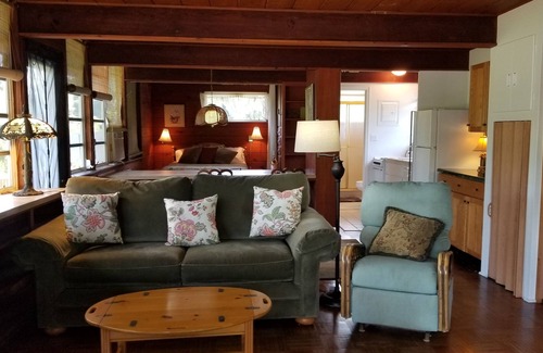 Melbourne Village Apartment | The Treehouse:Treeline View, Screened Porch, Private Balcony