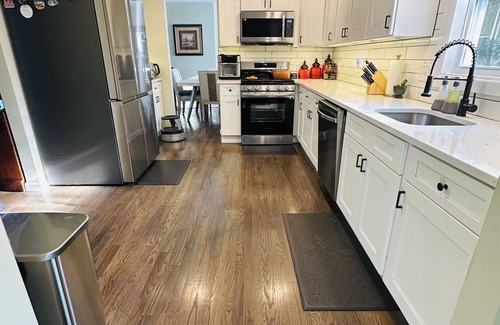 Yardville-Groveville House | The Trenton Two 2BR Peaceful Oasis w/Patio & BBQ.