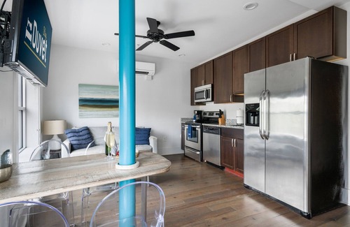 Downtown Charleston Apartment | The Trio at 493 - 3 Suites - On King!