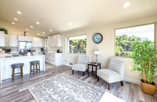 Bandon House | The Triton: Near Bandon Dunes Golf Resort with miles of sandy beach