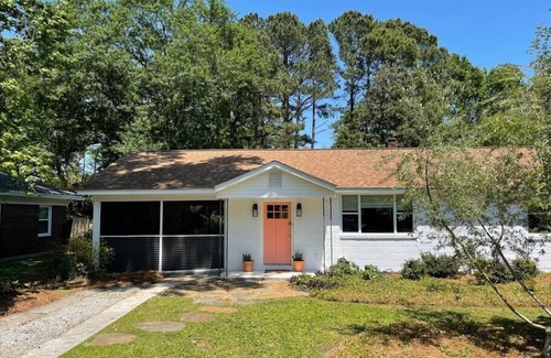 West Ashley House | The Tropic - Close to Downtown and Beaches, Fire Pit, Pet Friendly