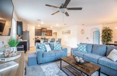 Sebastian Highlands House | The Tropical Haven Getaway