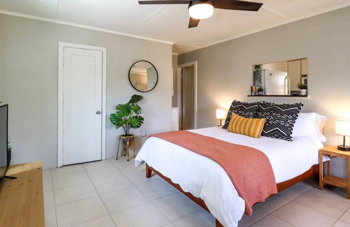Cocoa Apartment | The Tropical Tiny House | 10 Minute Drive to Beach!
