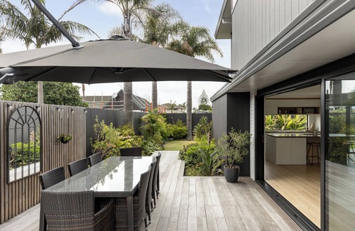 Mount Maunganui House | The Tui Tropics ~ Mount Maunganui - Beyonder Holiday Homes
