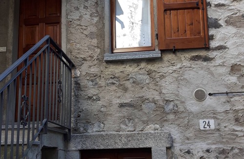 Nesso Apartment | The Turr de Mezz Nesso-apartment with Lake View Room - Relaxing and Tranquil