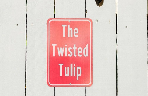 Historic Old Northeast Apartment | The Twisted Tulip, a courious stay