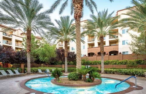 Enterprise Condo | The Ultimate 2Bedroom Condo Experience with a Lazy River in Vegas–Special Offer!