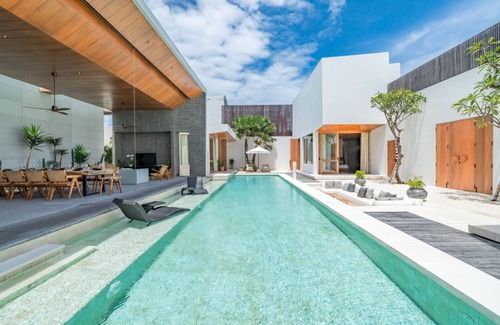 Berawa Villa | The Ultimate 5 Star Holiday Villa in Kabupaten Badung with Private Pool and Fully Staffed