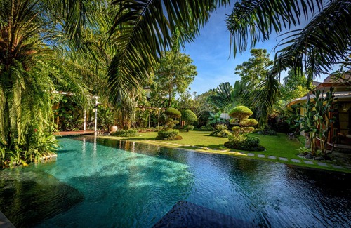 Umalas Villa | The Ultimate 5 Star Holiday Villa next to Berawa Beach, Fully Staffed, Bali Villa 2109