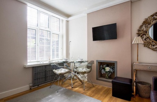 Chelsea Apartment | THE ULTIMATE CHELSEA GEM