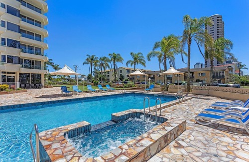 Burleigh Heads Apartment | The Ultimate coastal luxury, 2-bedroom 2-bathroom beachfront apartment