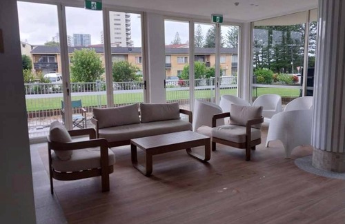 Burleigh Heads Apartment | The Ultimate coastal luxury, 2-bedroom 2-bathroom beachfront apartment