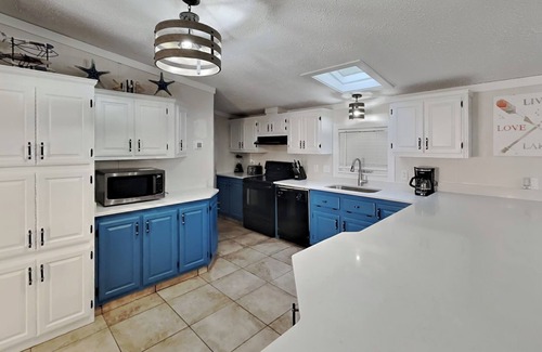 Put-in-Bay House | The Ultimate Put-in-Bay Getaway! Private 3BR 2BA Home Pool Access