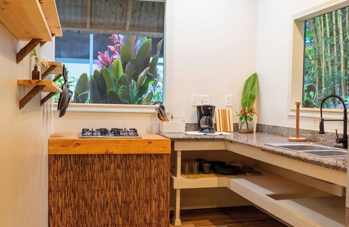 Mountain View House | The ‘Ulu Suite - Jungle Bungalow on 10 Acres- close to all!
