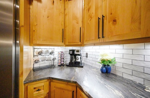 Pickens Cabin | The Unicorn – 8BR Luxury Cabin w/Pool (Free Heat in Oct) & Pickleball!