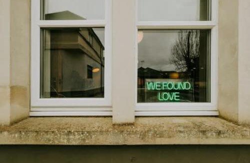 Bristol Apartment | The unicorn's house sleeps 10 people