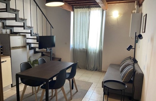Livorno Apartment | The Upper House is an apartment with lofts