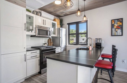 Saugatuck Condo | The Urban Coastal : Downtown Saugatuck - Cozy Condo with Lakeside Views