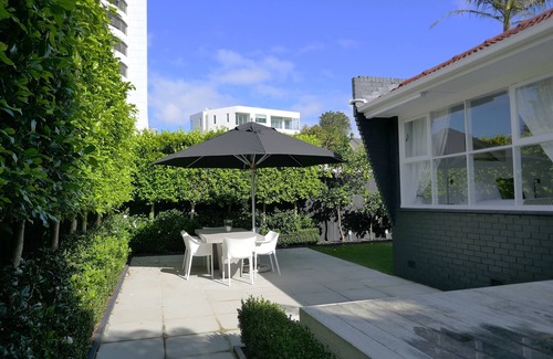 Herne Bay House | The Urban Haven - A serene city retreat, a lovely garden, close to trendy cafes.