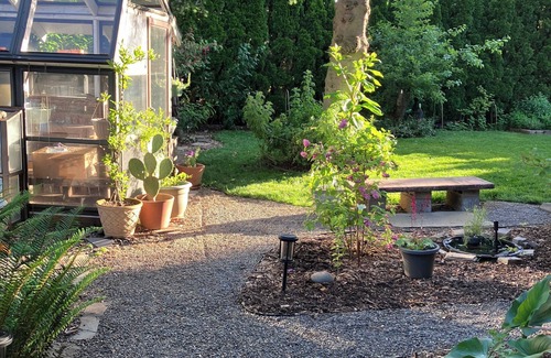 Ardenwald Apartment | The Urban Nature Hideaway - 1BR close-in private garden apartment