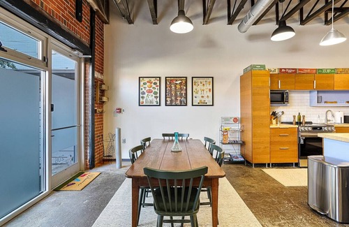 Old City Condo | The Urban Spot ~ Street Level Patio on Jackson