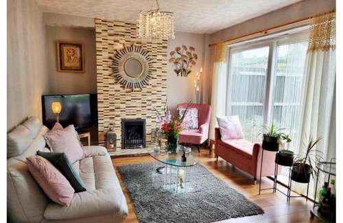 Woodthorpe Apartment | The Vale Guesthouse opposite City Hospital