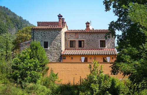 Pontito Villa | The Valley of the Chestnut Trees - the Village