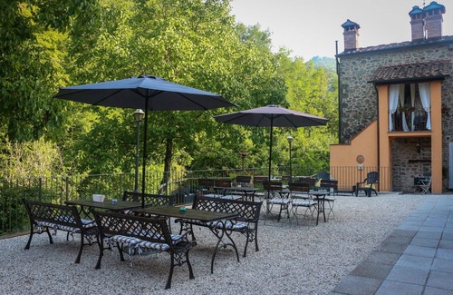 Pontito Villa | The Valley of the Chestnut Trees - the Village