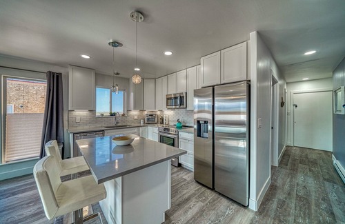 Moffat House | The Valley Vista! Includes 2 passes to Joyful Journey Hot Springs!