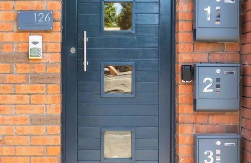 Belfast Apartment | The Van Gogh- Unique 1 bd (Gold Short Term Stays)