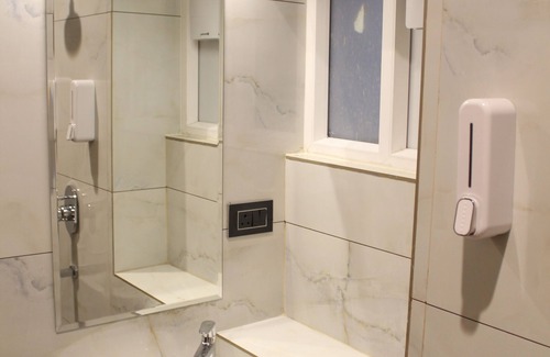 Hyderabad Bed & Breakfast | The Vantage Inn