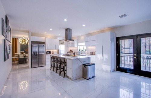 Spring Valley Villa | The Vegas Royale, epic themed villa 7BR, 5.5BA games, pool, fun