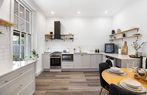 Adelaide Central Business District Apartment | The Velvet Cottage