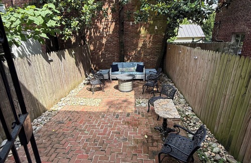 Old Town Alexandria House | The Verdigris-1800s Charm-King St-Easy Parking