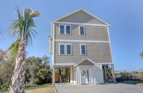 Surf City House | The Very Best Sunsets! No cleaning fee. 10% off 7 day bookings! Extras Included.