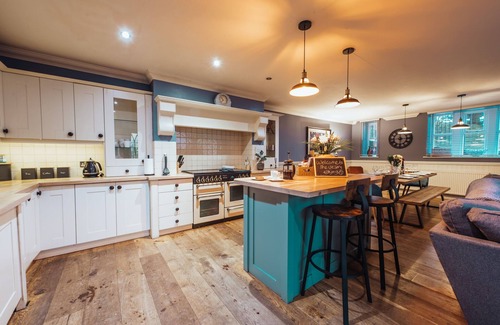 Oxenhope House | The Vestry Stunning Chapel with Hot Tub