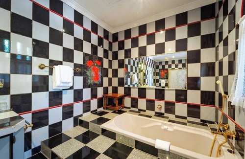 Victoria Falls Bed & Breakfast | The Victorian Manor