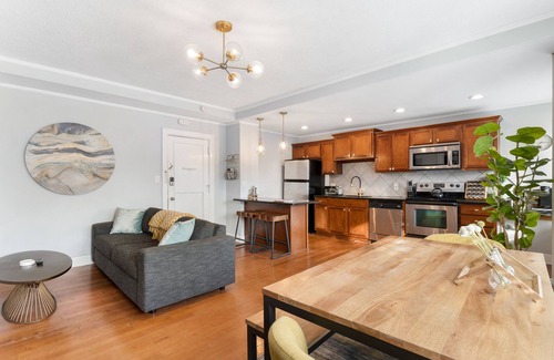 South Kansas City Condo | The View - 1 Bed Plaza Condo + Amazing View