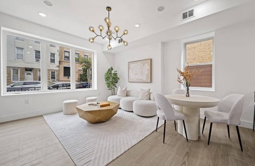 The Heights Apartment | The View – 20 Min to NYC