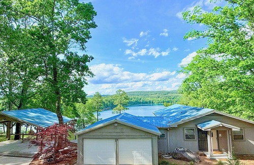 Tumbling Shoals House | The View at GFL - Panoramic Views - Lakefront - Waterfall - Beach - Hike - Relax