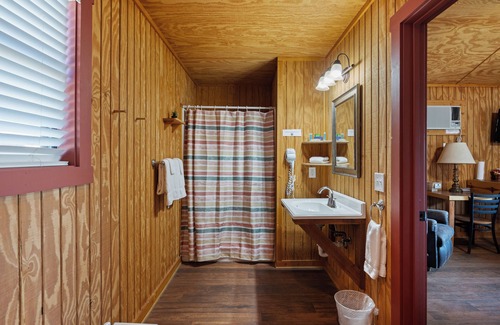 Medina Cabin | The View Cabin King Bed: Texas Hill Country Resort
