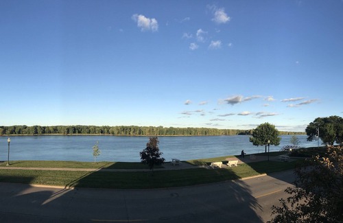 Bellevue Apartment | The View: Come stay on the Mississippi