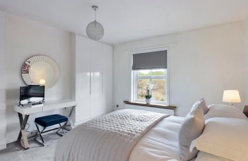 Delph House | THE VIEW!
