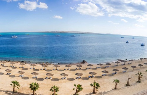 Sakkala Apartment | The View Studio Private Luxury Apartment (max 4 people), Private Beach + Pool