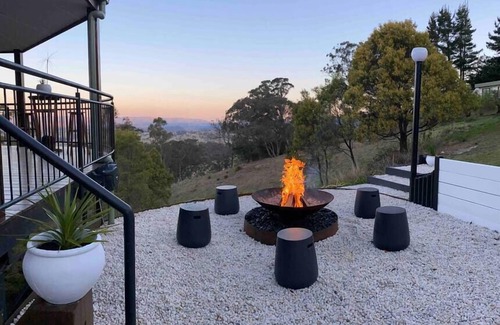Lithgow City Council House | The View @ Ulandi - Jenolan Caves & Blue Mountains