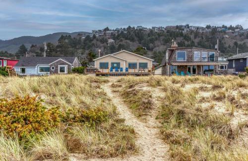 Rockaway Beach House | The ViewMaster - Meredith Lodging