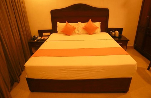 Chavara Hotel | THE VIJAYA PALACE