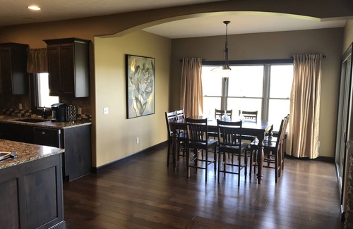 Sugarcreek House | The Villa at Black Gold | Golf Getaway | Amish Country Getaway
