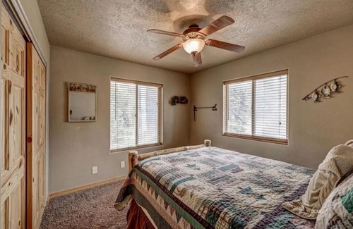 Meadow View Heights House | The Village Getaway